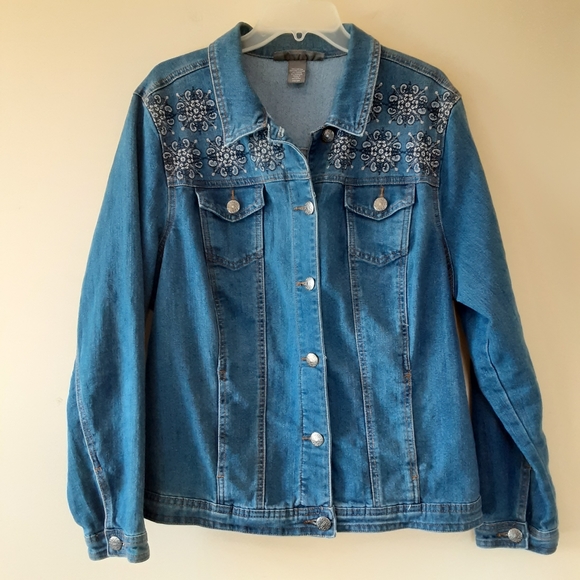 Embroidered Denim Jacket
Sz 22 24 - Picture 9 of 9